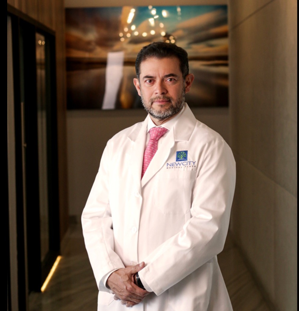 Dr. Enrique Verduga Regalado